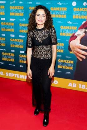 abb Sesede Terziyan zu Gast auf der Premierentour zum Film Ganzer halber Bruder im Holi Kino am 17.09.2025 in Hamburg