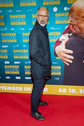 abb Christoph Maria Herbst zu Gast auf der Premierentour zum Film Ganzer halber Bruder im Holi Kino am 17.09.2025 in Hamburg