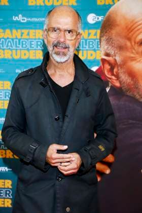 abb Christoph Maria Herbst zu Gast auf der Premierentour zum Film Ganzer halber Bruder im Holi Kino am 17.09.2025 in Hamburg