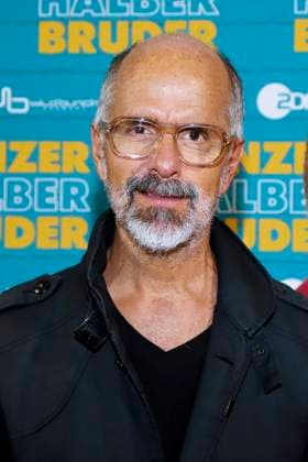 abb Christoph Maria Herbst zu Gast auf der Premierentour zum Film Ganzer halber Bruder im Holi Kino am 17.09.2025 in Hamburg