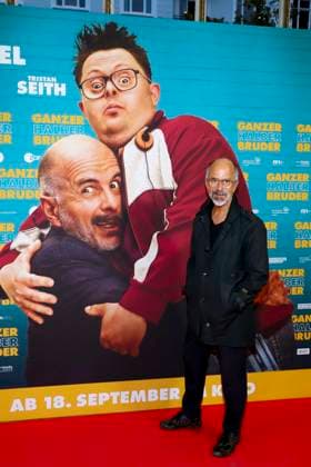 abb Christoph Maria Herbst zu Gast auf der Premierentour zum Film Ganzer halber Bruder im Holi Kino am 17.09.2025 in Hamburg