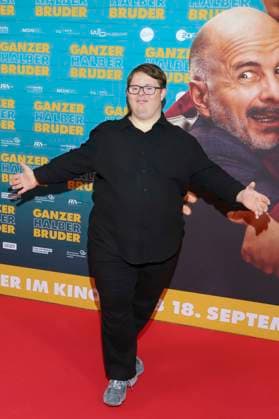 abb Nico Randel zu Gast auf der Premierentour zum Film Ganzer halber Bruder im Holi Kino am 17.09.2025 in Hamburg