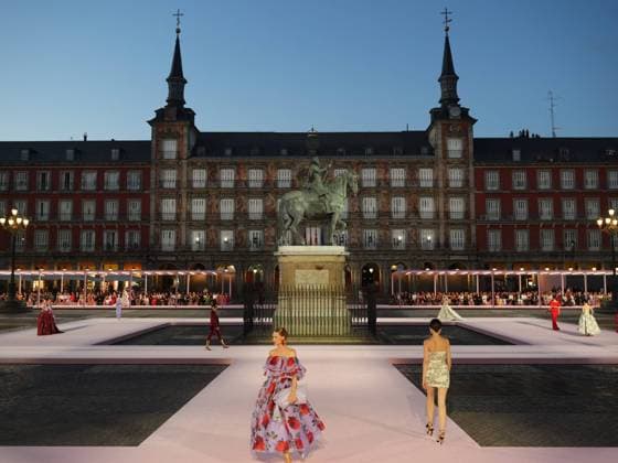 Carolina Herrera fashion show in Madrid s Plaza Mayor during MBFW, Madrid, September 18, 2025. Cordon Press 