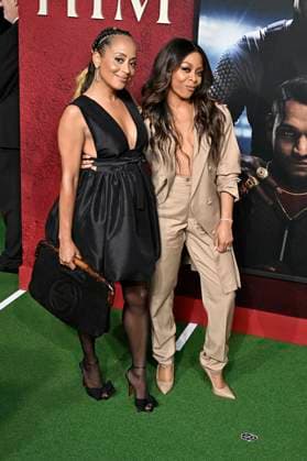 Essence Atkins und Bresha Webb bei der Premiere des Kinofilms Him - Der Größte aller Zeiten im TCL Chinese Theatre. Los Angeles, 17.09.2025