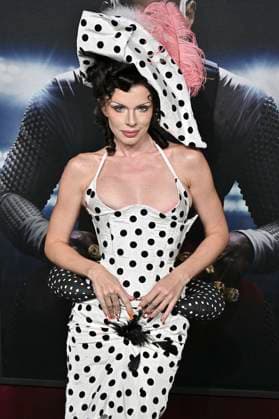 Julia Fox bei der Premiere des Kinofilms Him - Der Größte aller Zeiten im TCL Chinese Theatre. Los Angeles, 17.09.2025