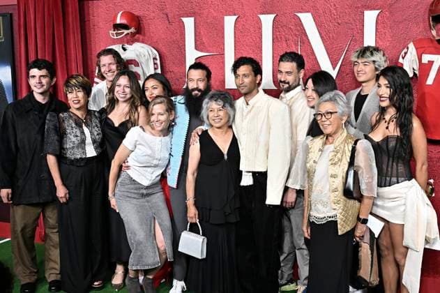 Regisseur Justin Tipping mit seinem Cast bei der Premiere des Kinofilms Him - Der Größte aller Zeiten im TCL Chinese Theatre. Los Angeles, 17.09.2025