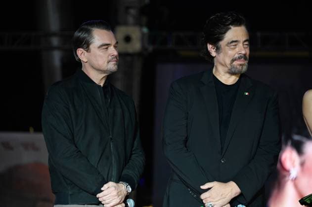 One Battle After Another Red Carpet Actors (L-R) Leonardo DiCaprio and Benicio del Toro attend the red carpet for ˜One Battle After Another™ fan event at Toreo Parque Central. on September 18, 2025 in Mexico City, Mexico. Mexico City CDMX Mexico Copyright: xCarlosxTischlerx