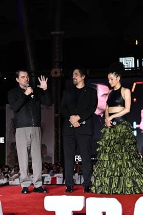 One Battle After Another Red Carpet (L-R) Leonardo DiCaprio, Benicio del Toro and Chase Infiniti attend the red carpet for ˜One Battle After Another™ fan event at Toreo Parque Central. on September 18, 2025 in Mexico City, Mexico. Mexico City CDMX Mexico Copyright: xCarlosxTischlerx