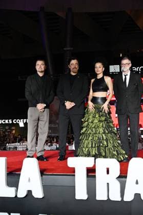 One Battle After Another Red Carpet (L-R) Leonardo DiCaprio, Benicio del Toro, Chase Infiniti and Director Paul Thomas Anderson attend the red carpet for ˜One Battle After Another™ fan event at Toreo Parque Central. on September 18, 2025 in Mexico City, Mexico. Mexico City CDMX Mexico Copyright: xCarlosxTischlerx