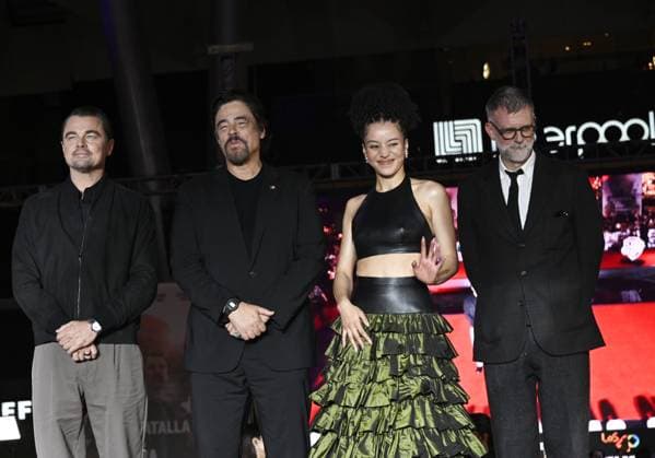 Red carpet for ˜One Battle After Another™ fan event at Toreo Parque Central Featuring: Leonardo DiCaprio, Benicio del Toro, Chase Infiniti, Paul Thomas Anderson Where: Mexico City, Mexico When: 18 Sep 2025 Credit: Carlos Tischler EyePix INSTARimages EDITORIAL USE ONLY. NOT FOR USE BY NEWSPAPERS BASED IN THE UK. Copyright: xx instar55105517