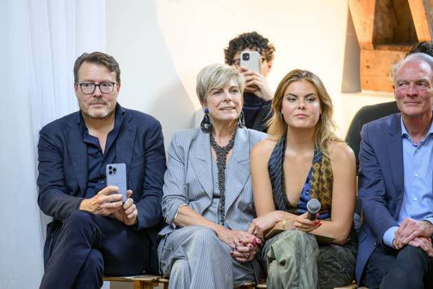 Dutch Royals At My Lima Lima Fashion Show - Amsterdam Eloise van Oranje with Prince Constantijn and Princess Laurentiien during the My Lima Lima Fashion Show, a unique event where fashion, sustainability, and social impact converge at Studio Noorderfabriek on September 18, 2025 in Amsterdam, The Netherlands. Photo by NL Beeld Patrick van Emst Bruno Press ABACAPRESS.COM Amsterdam Netherlands  Copyright: xBrunoxPress ABACAx