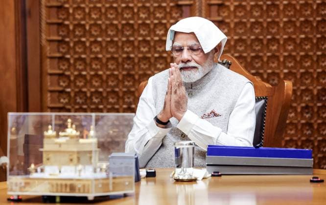 RECORD DATE NOT STATED Prime Minister Modi at a meeting with Union Minister Hardeep Singh Puri and a committee of eminent members of the Sikh Sangat New Delhi, Sep 19 (ANI): Prime Minister Modi at a meeting with Union Minister Hardeep Singh Puri and a committee of eminent members of the Sikh Sangat, who came to submit their recommendations for the safekeeping and appropriate display of the holy ˜Jore Sahib, in New Delhi on Friday. (@HardeepSPuriX ANI Photo) New Delhi Delhi India Copyright: xANIx ANI_20250919036
