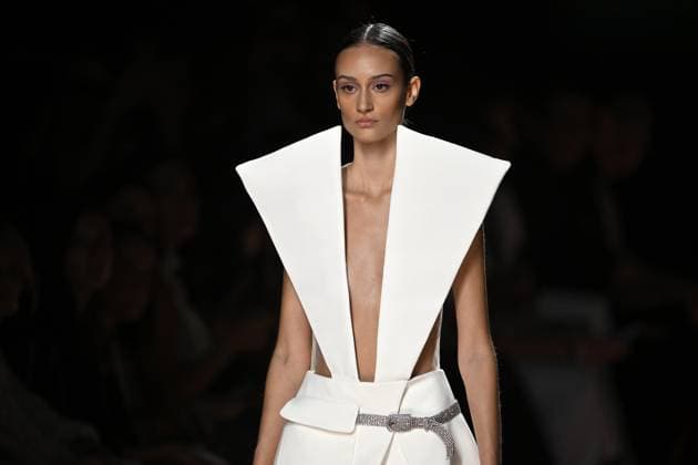Mercedes Benz Fashion Week Madrid MADRID, SPAIN - SEPTEMBER 19: A model presents a creation from Isabel Sanchis spring-summer 2026 collection during the Mercedes Benz Fashion Week at IFEMA in Madrid, Spain on September 19, 2025. Burak Akbulut Anadolu Madrid Spain. Editorial use only. Please get in touch for any other usage.  Copyright: x2025xAnadoluxBurakxAkbulutx