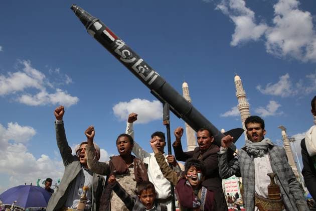 Houthis hold anti-Israel protest in Sana a- Houthi supporters display a mock rocket during an anti-Israel protest, in Sana a, Yemen, 19 September 2025. IMAGO Sanaa Yemen Copyright: xHamzaxAlix