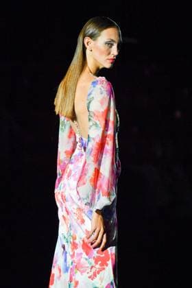 Mercedes-Benz Fashion Week Madrid, Spain - 19 Sep 2025 A model walks the runway wearing a design by Hannibal Laguna during Mercedes-Benz Fashion Week de Madrid in IFERMA, 19 septiembre 2025 Spain Madrid Spain Copyright: xAtilanoxGarciax xSOPAxImagesx FOTO12336