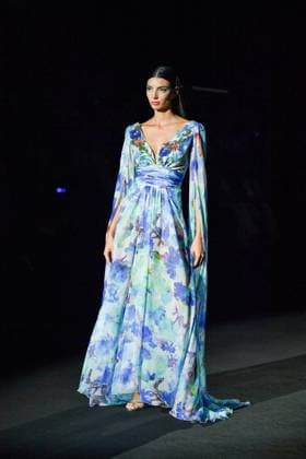 Mercedes-Benz Fashion Week Madrid, Spain - 19 Sep 2025 A model walks the runway wearing a design by Hannibal Laguna during Mercedes-Benz Fashion Week de Madrid in IFERMA, 19 septiembre 2025 Spain Madrid Spain Copyright: xAtilanoxGarciax xSOPAxImagesx FOTO12349