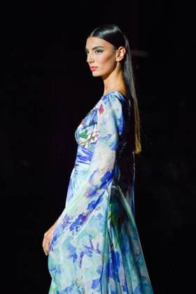 Mercedes-Benz Fashion Week Madrid, Spain - 19 Sep 2025 A model walks the runway wearing a design by Hannibal Laguna during Mercedes-Benz Fashion Week de Madrid in IFERMA, 19 septiembre 2025 Spain Madrid Spain Copyright: xAtilanoxGarciax xSOPAxImagesx FOTO12350