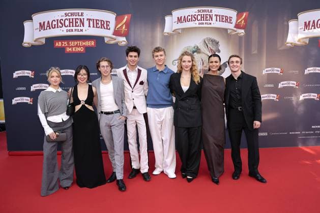 Emilia Pieske, Purnima Graetz, Thilo Fridolin Matthes, Loris Sichrovsky, Leonard Conrads, Emilia Maier, Tomomi Themann und Luis Vorbach bei der - Die Schule der Magischen Tiere 4 - Film Premiere im Zoo Palast in Berlin am 19.09.2025 Die Schule der Magischen Tiere 4 - Filmpremiere in Berlin