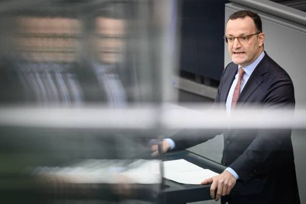 Berlin, Plenarsitzung im Bundestag Jens Spahn (Fraktionsvorsitzender der CDU CSU Bundestagsfraktion) während der Sitzung des Deutschen Bundestags am 17.09.2025 in Berlin. Berlin Bundestag Berlin Deutschland