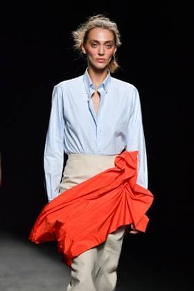Mercedes-Benz Fashion Week Madrid - 19 Sep 2025 A model walks the runway wearing a design by Baro Lucas during the Mercedes-Benz Fashion Week de Madrid in IFERMA. Madrid Spain Copyright: xAtilanoxGarciax xSOPAxImagesx FOTO12697