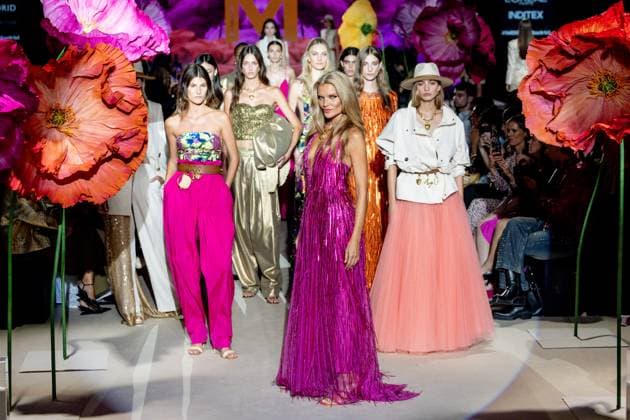 Lola Casademunts fashion show at MBFW Madrid Model Esther Canadas during Lola Casademunts fashion show at the 82nd edition of Mercedes Benz Fashion Week Madrid, at Ifema in Madrid, on September 19, 2025, in Madrid Spain This years edition is held from September 17 to 21 and commemorates the 40th MBFWM FASHION WEEK MADRID FASHION WEEK FASHION WEEK FASHION WEEK MODEL MODEL MODEL PASARELA DESFILE Madrid Madrid Madrid Espana  Copyright: xRicardoxRubiox 6968365