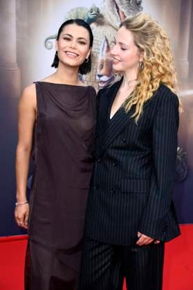 Tomomi Themann und Emilia Maier bei der Premiere des Kinofilms Die Schule der magischen Tiere 4 im Zoo Palast. Berlin, 19.09.2025