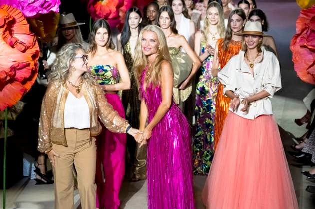 Lola Casademunt, Esther Canadas und Models bei der Lola Casademunt by Maite Fashion Show auf der Mercedes-Benz Fashion Week Madrid Spring Summer 2026 auf dem Messegelände Ifema. Madrid, 19.09.2025