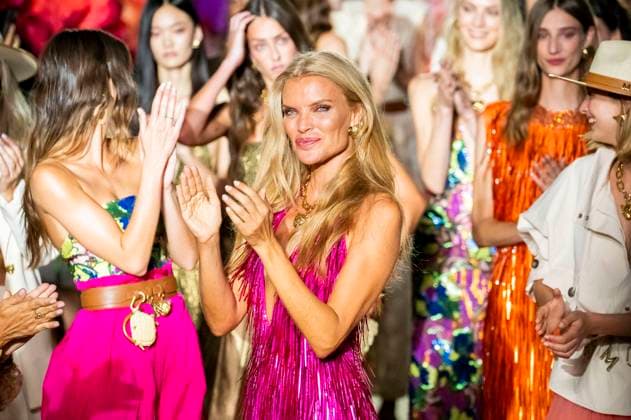 Esther Canadas und Models bei der Lola Casademunt by Maite Fashion Show auf der Mercedes-Benz Fashion Week Madrid Spring Summer 2026 auf dem Messegelände Ifema. Madrid, 19.09.2025