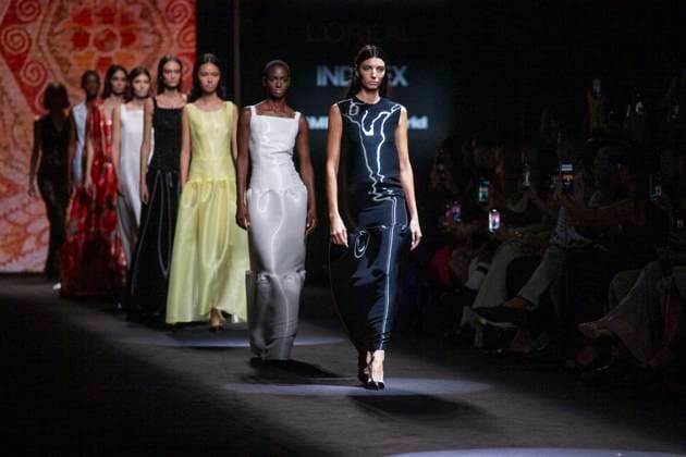 September 20, 2025, Madrid, Madrid, Spain: A model walks the runway for during the Fely Campo Spring Summer 2026 collection runway show during the 40th Mercedes-Benz Fashion Week in Madrid. Madrid Spain - ZUMAs296 20250920_znp_s296_008 Copyright: xLuisxSotox
