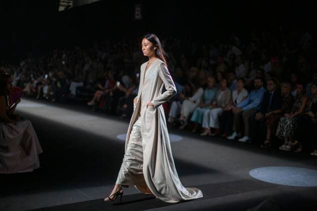 September 20, 2025, Madrid, Madrid, Spain: A model walks the runway for during the Fely Campo Spring Summer 2026 collection runway show during the 40th Mercedes-Benz Fashion Week in Madrid. Madrid Spain - ZUMAs296 20250920_znp_s296_009 Copyright: xLuisxSotox