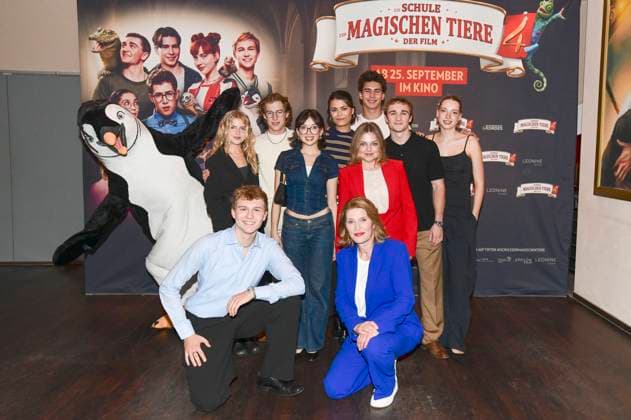 Thilo Fridolin Matthes, Emilia Pieske, Leonard Conrads, Purnima Grätz, Tomomi Themann, Loris Sichrovsky, Annett Louisan, Luis Vorbach, Emilia Maier und Alexandra Kordes bei der Premiere des Kinofilms Die Schule der magischen Tiere 4 im Astor Grand Cinema. Hannover, 20.09.2025