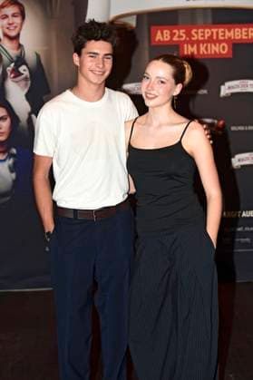 Loris Sichrovsky und Emilia Maier bei der Premiere des Kinofilms Die Schule der magischen Tiere 4 im Astor Grand Cinema. Hannover, 20.09.2025