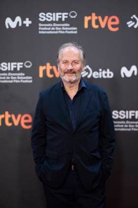 73rd San Sebastian International Film Festival: Deux pianos Two Pianos Red Carpet Arnaud Desplechin attended Deux pianos Two Pianos Red Carpet during 73rd San Sebastian International Film Festival at Kursaal Theatre on September 20, 2025 in Donostia San Sebastian, Spain Photo by IMAGO MPG Donostia San Sebastian Kursaal Theatre Euskadi Spain  Copyright: xMPGx