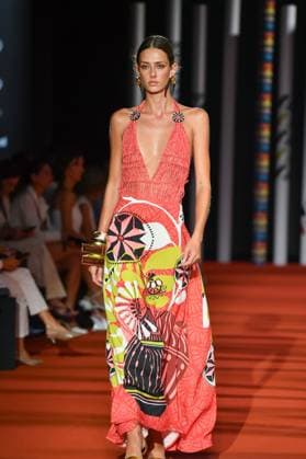 Mercedes-Benz Fashion Week de Madrid - 20 Sep 2025 A model walks the runway wearing a design by Dolores Cortes during the Mercedes-Benz Fashion Week de Madrid in IFERMA. Madrid Spain Copyright: xAtilanoxGarciax xSOPAxImagesx FOTO48657