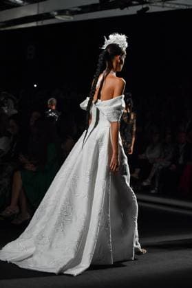 Mercedes-Benz Fashion Week de Madrid - 20 Sep 2025 A model walks the runway wearing a design by MALNE during the Mercedes-Benz Fashion Week de Madrid in IFERMA. Madrid Spain Copyright: xAtilanoxGarciax xSOPAxImagesx FOTO48582