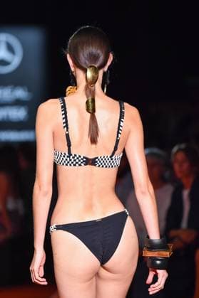 Mercedes-Benz Fashion Week de Madrid - 20 Sep 2025 A model walks the runway wearing a design by Dolores Cortes during the Mercedes-Benz Fashion Week de Madrid in IFERMA. Madrid Spain Copyright: xAtilanoxGarciax xSOPAxImagesx FOTO48700