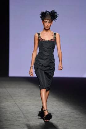 Mercedes-Benz Fashion Week de Madrid - 20 Sep 2025 A model walks the runway wearing a design by MALNE during the Mercedes-Benz Fashion Week de Madrid in IFERMA. Madrid Spain Copyright: xAtilanoxGarciax xSOPAxImagesx FOTO48616