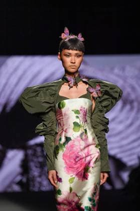 MALNE Mercedes-Benz Fashion Week de Madrid A model walks the runway wearing a design by MALNE during Mercedes-Benz Fashion Week de Madrid in IFERMA, 20 de septiembre 2025 Spain Featuring: A model walks the runway wearing a design by MALNE during Mercedes-Benz Fashion Week de Madrid in IFERMA, 20 de septiembre 2025 Spain Where: Madrid, Spain When: 20 Sep 2025 Credit: Oscar Gonzalez WENN Madrid Spain Copyright: xOscarxGonzalez WENNx wenn40663415 OFA ZOJx wenn40663415