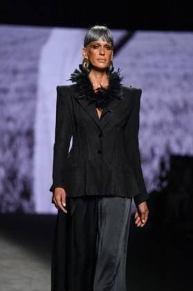 MALNE Mercedes-Benz Fashion Week de Madrid A model walks the runway wearing a design by MALNE during Mercedes-Benz Fashion Week de Madrid in IFERMA, 20 de septiembre 2025 Spain Featuring: A model walks the runway wearing a design by MALNE during Mercedes-Benz Fashion Week de Madrid in IFERMA, 20 de septiembre 2025 Spain Where: Madrid, Spain When: 20 Sep 2025 Credit: Oscar Gonzalez WENN Madrid Spain Copyright: xOscarxGonzalez WENNx wenn40663427 OFA ZOJx wenn40663427