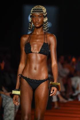 Dolores Cortes Mercedes-Benz Fashion Week de Madrid A model walks the runway wearing a design by Dolores Cortes during Mercedes-Benz Fashion Week de Madrid in IFERMA, 20 de septiembre 2025 Spain Featuring: A model walks the runway wearing a design by Dolores Cortes during Mercedes-Benz Fashion Week de Madrid in IFERMA, 20 de septiembre 2025 Spain Where: Madrid, Spain When: 20 Sep 2025 Credit: Oscar Gonzalez WENN Madrid Spain Copyright: xOscarxGonzalez WENNx wenn40663345 OFA ZOJx wenn40663345