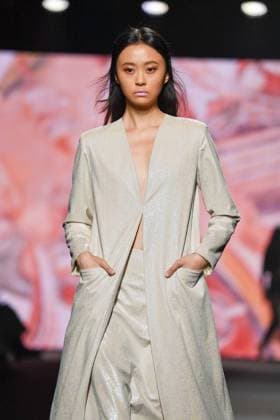 FELY CAMPO Fashion Week de Madrid A model walks the runway wearing a design by FELY CAMPO during Mercedes-Benz Fashion Week de Madrid in IFERMA, 20 de septiembre 2025 Spain Featuring: A model walks the runway wearing a design by Fely Campo during Mercedes-Benz Fashion Week de Madrid in IFERMA, 20 septiembre 2025 Spain Where: Madrid, Spain When: 20 Sep 2025 Credit: Oscar Gonzalez WENN Madrid Spain Copyright: xOscarxGonzalez WENNx wenn40662541 OFA ZOJx wenn40662541