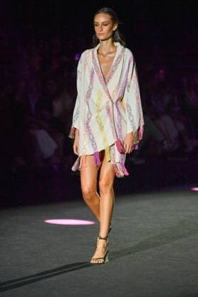 ODETTE ALVAREZ Fashion Week de Madrid A model walks the runway wearing a design by ODETTE ÃLVAREZ during Mercedes-Benz Fashion Week de Madrid in IFERMA, 20 de septiembre 2025 Spain Featuring: A model walks the runway wearing a design by Odette Alvarez during Mercedes-Benz Fashion Week de Madrid in IFERMA, 20 septiembre 2025 Spain Where: Madrid, Spain When: 20 Sep 2025 Credit: Oscar Gonzalez WENN Madrid Spain Copyright: xOscarxGonzalez WENNx wenn40662578 OFA ZOJx wenn40662578