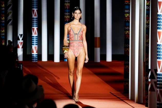 Model bei der Dolores CortÃ s Fashion Show auf der Mercedes-Benz Fashion Week Madrid Spring Summer 2026 auf dem Messegelände Ifema. Madrid, 20.09.2025