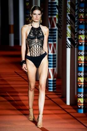 Model bei der Dolores CortÃ s Fashion Show auf der Mercedes-Benz Fashion Week Madrid Spring Summer 2026 auf dem Messegelände Ifema. Madrid, 20.09.2025
