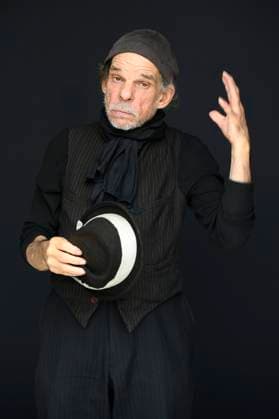 Denis Lavant bei einem exklusiven Photoshooting auf dem 73. Internationalen Filmfestival San Sebastian Festival Internacional de Cine de San Sebastian im Hotel Maria Cristina. San Sebastian, 21.09.2025