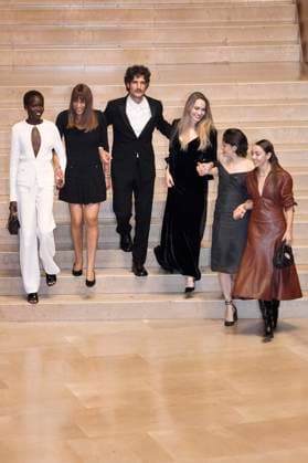 Anyier Anei, Alice Winocour, Louis Garrel, Angelina Jolie, Ella Rumpf und Garance Marillier nach der Premiere des Kinofilms Couture auf dem 73. Internationalen Filmfestival San Sebastian Festival Internacional de Cine de San Sebastian im Kursaal. San Sebastian, 21.09.2025