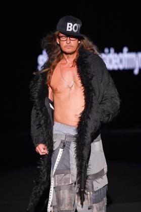 EGO Mercedes-Benz Fashion Week de Madrid - 21 Sep 2025 A model walks the runway wearing a design by Skinsfromtheinsideofmymouth during the Ego Mercedes-Benz Fashion Week de Madrid in IFERMA. Madrid Spain Copyright: xAtilanoxGarciax xSOPAxImagesx FOTO48793