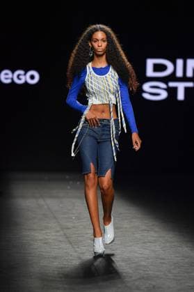 EGO Mercedes-Benz Fashion Week de Madrid - 21 Sep 2025 A model walks the runway wearing a design by Dimoni Studio during the Ego Mercedes-Benz Fashion Week de Madrid in IFErMA. Madrid Spain Copyright: xAtilanoxGarciax xSOPAxImagesx FOTO48747