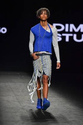 EGO Mercedes-Benz Fashion Week de Madrid - 21 Sep 2025 A model walks the runway wearing a design by Dimoni Studio during the Ego Mercedes-Benz Fashion Week de Madrid in IFErMA. Madrid Spain Copyright: xAtilanoxGarciax xSOPAxImagesx FOTO48749