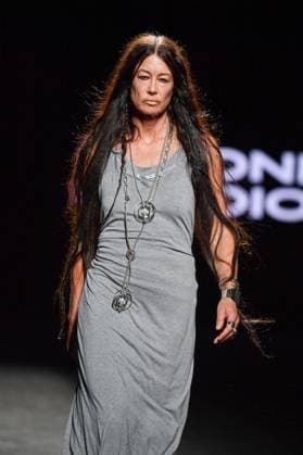 EGO Mercedes-Benz Fashion Week de Madrid - 21 Sep 2025 A model walks the runway wearing a design by Dimoni Studio during the Ego Mercedes-Benz Fashion Week de Madrid in IFErMA. Madrid Spain Copyright: xAtilanoxGarciax xSOPAxImagesx FOTO48760